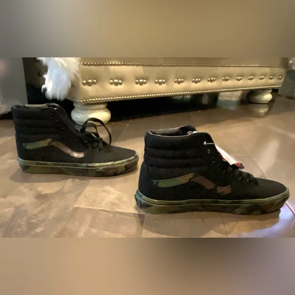 Vans Black and Green Camo High-Top Sneakers - Picture 3 of 13